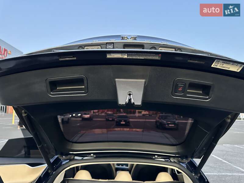 Ліфтбек Tesla Model S 2013 в Києві