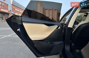 Лифтбек Tesla Model S 2013 в 