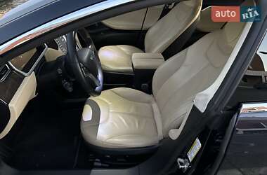 Лифтбек Tesla Model S 2013 в 