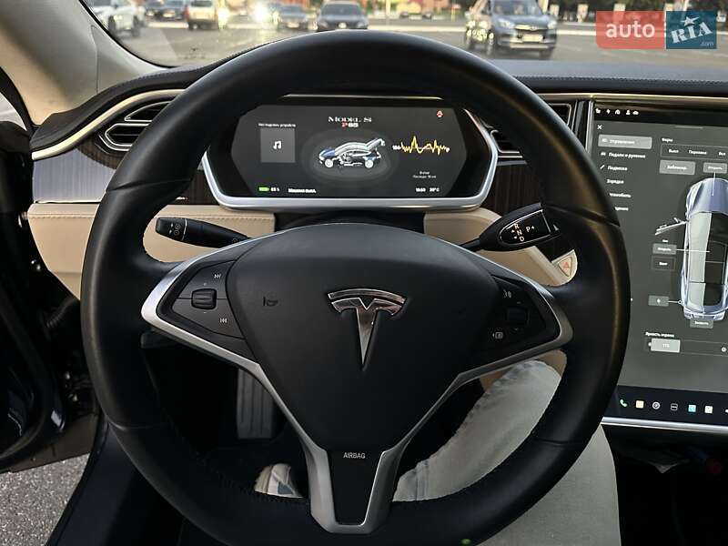 Ліфтбек Tesla Model S 2013 в Києві