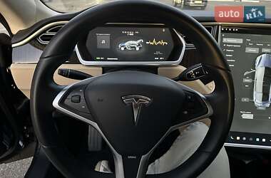 Лифтбек Tesla Model S 2013 в 