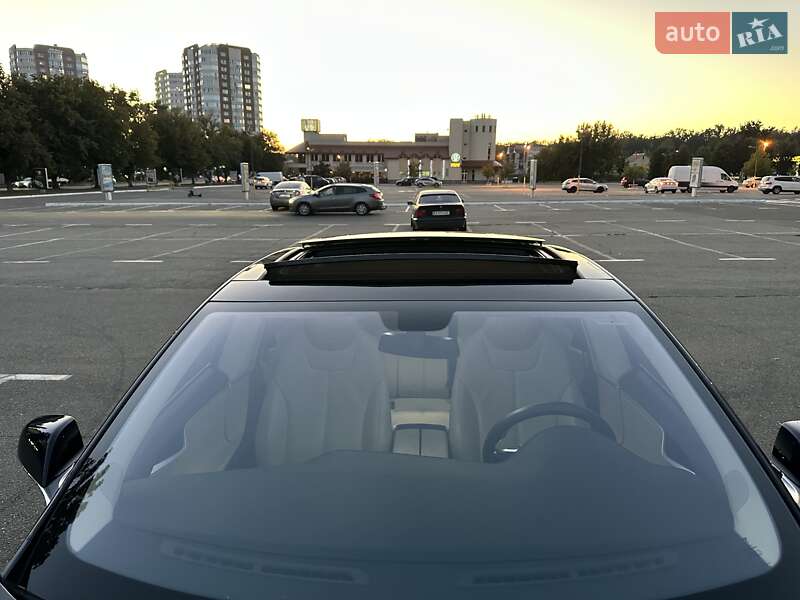 Ліфтбек Tesla Model S 2013 в Києві