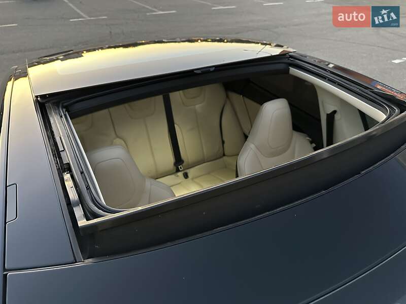 Ліфтбек Tesla Model S 2013 в Києві