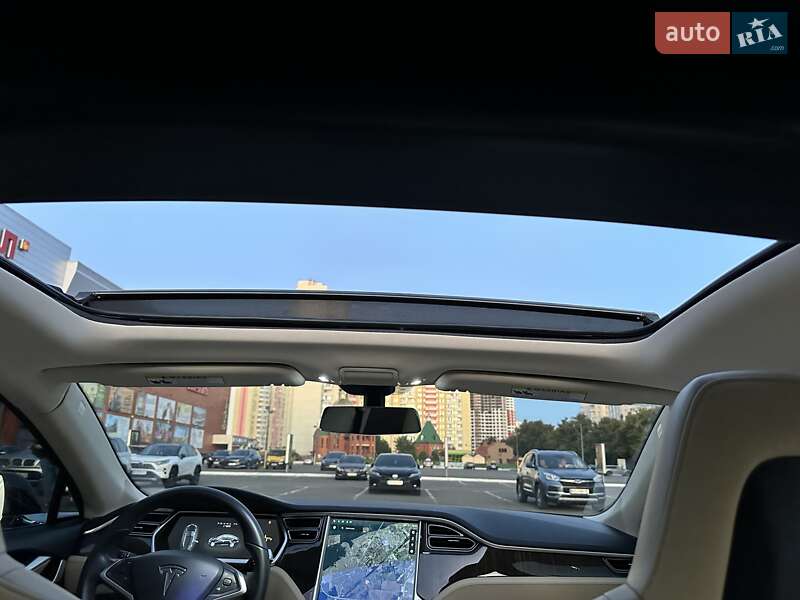 Ліфтбек Tesla Model S 2013 в Києві