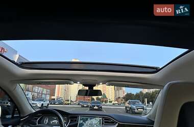 Лифтбек Tesla Model S 2013 в 