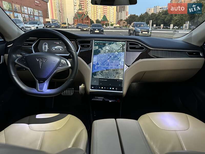 Ліфтбек Tesla Model S 2013 в Києві