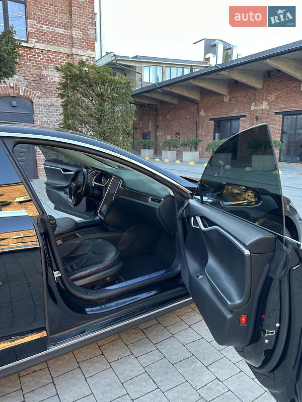 Лифтбек Tesla Model S 2013 в Львове фото 16 Лифтбек Tesla Model S 2013 в Львове