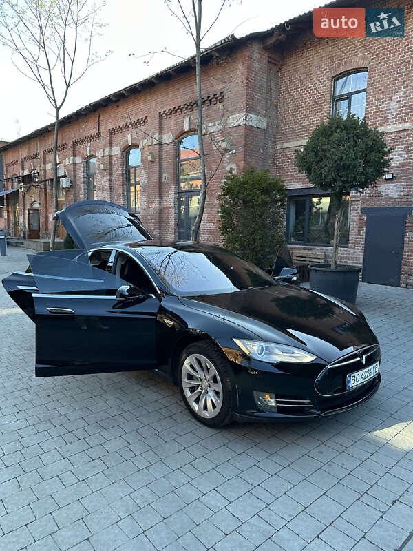 Лифтбек Tesla Model S 2013 в Львове фото 26 Лифтбек Tesla Model S 2013 в Львове