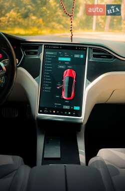 Лифтбек Tesla Model S 2017 в 