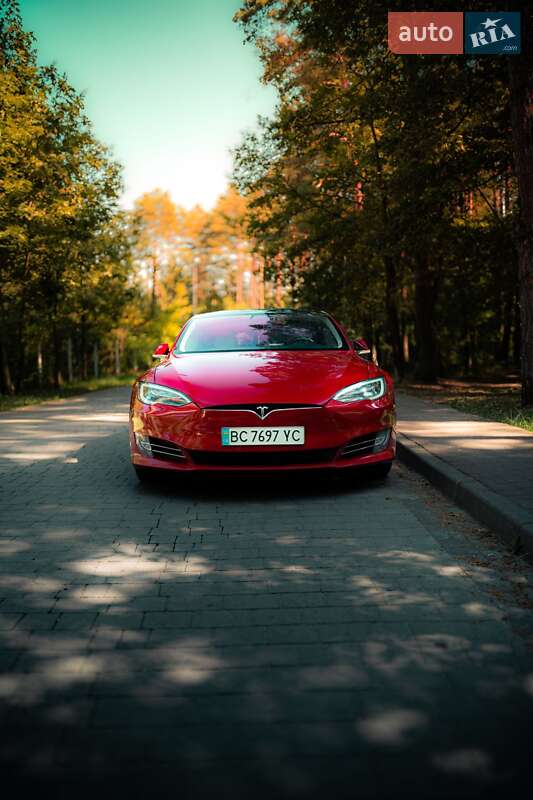 Tesla Model S 2017