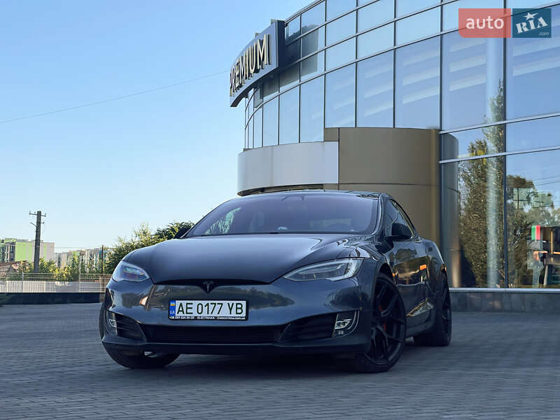 Ліфтбек Tesla Model S 2019 в Дніпрі