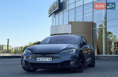 Лифтбек Tesla Model S 2019 в 