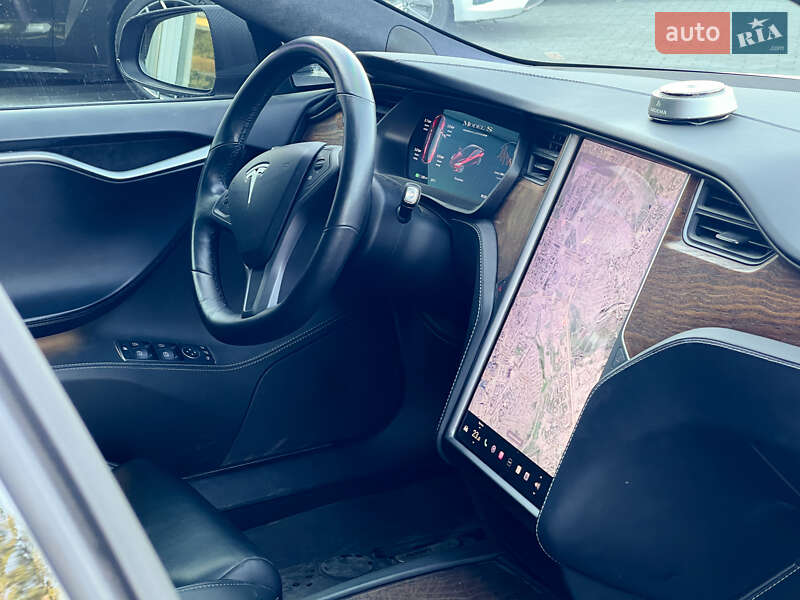 Ліфтбек Tesla Model S 2019 в Дніпрі