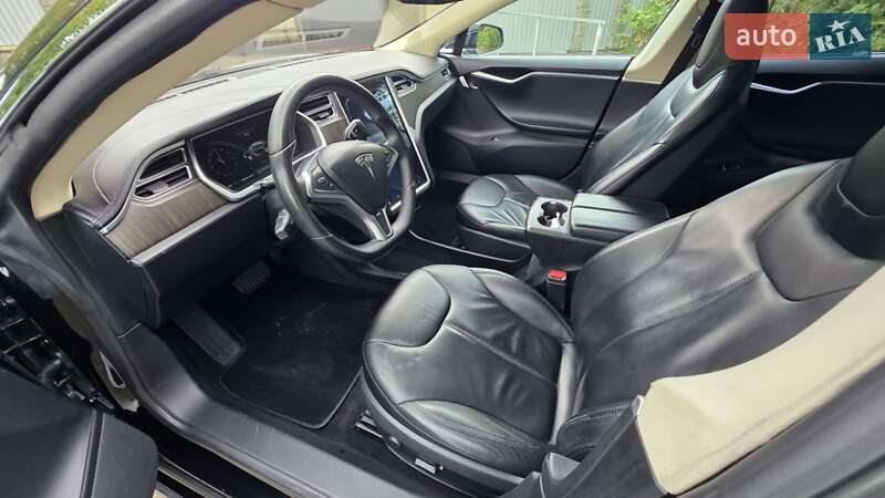 Ліфтбек Tesla Model S 2013 в Калуші