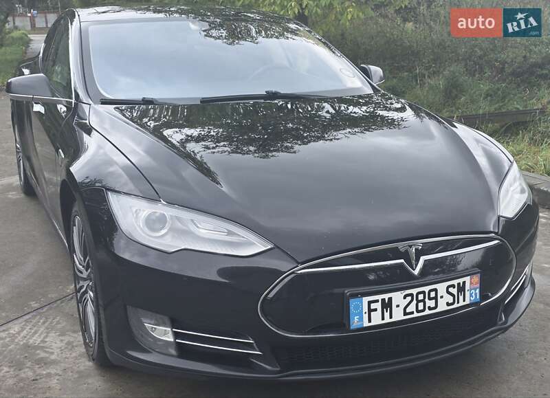 Ліфтбек Tesla Model S 2013 в Калуші