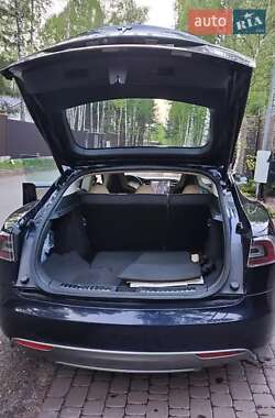 Ліфтбек Tesla Model S 2012 в 