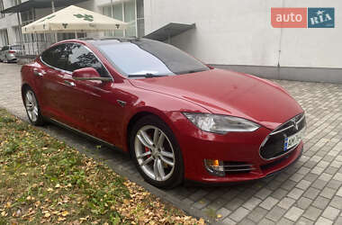 Лифтбек Tesla Model S 2016 в 