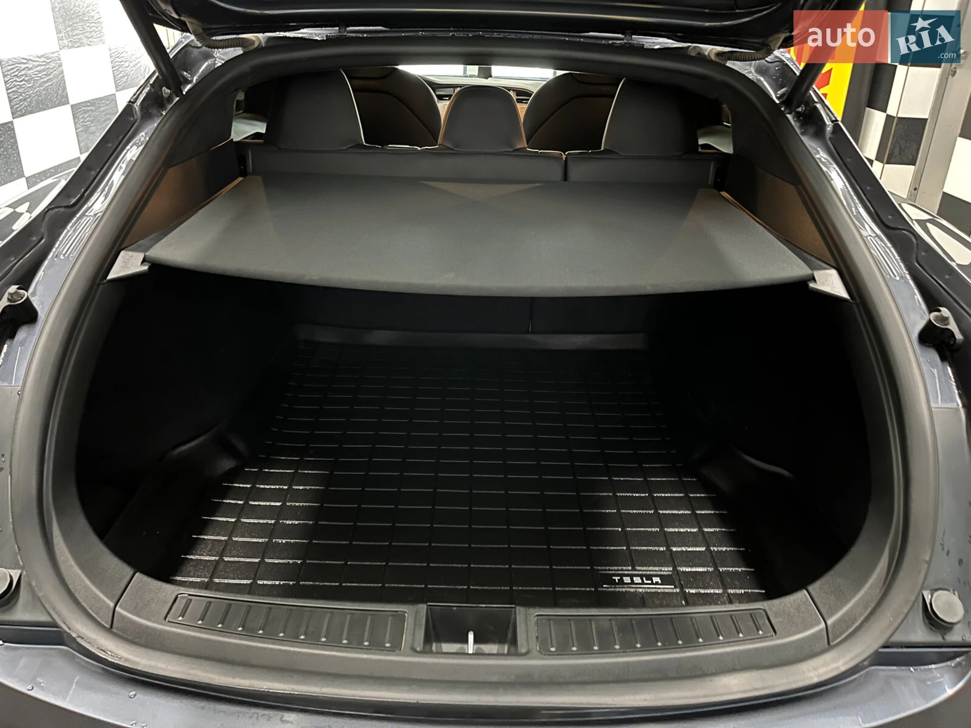 2020 Tesla Model S - мініатюра 20