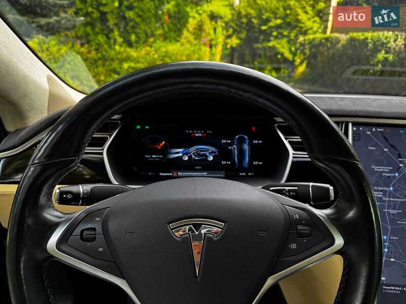 Лифтбек Tesla Model S 2015 в Киеве