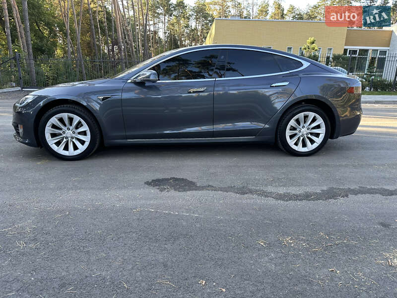 Лифтбек Tesla Model S 2018 в Житомире
