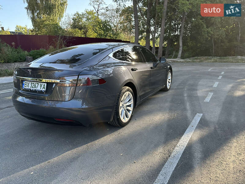 Лифтбек Tesla Model S 2018 в Житомире