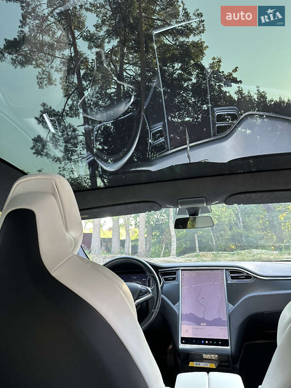 Лифтбек Tesla Model S 2018 в Житомире