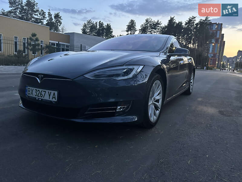 Ліфтбек Tesla Model S 2018 в 