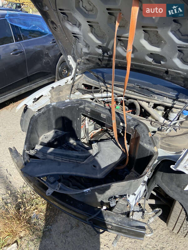 Ліфтбек Tesla Model S 2014 в Великодолинському фото 21 Ліфтбек Tesla Model S 2014 в Великодолинському