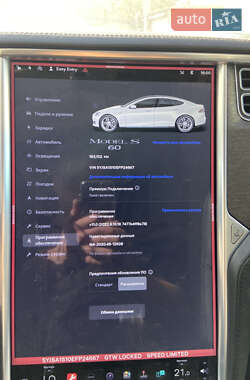 Лифтбек Tesla Model S 2014 в 
