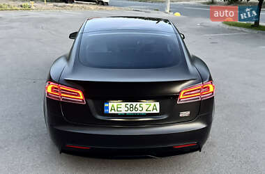 Ліфтбек Tesla Model S 2021 в 