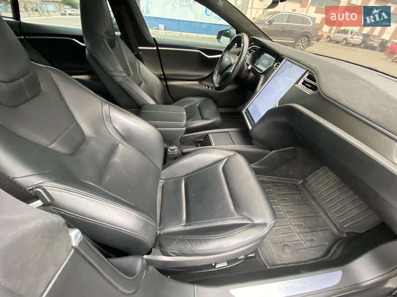 Ліфтбек Tesla Model S 2015 в Миколаєві