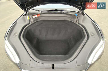 Ліфтбек Tesla Model S 2015 в 