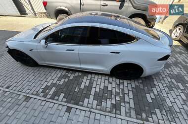 Лифтбек Tesla Model S 2018 в 