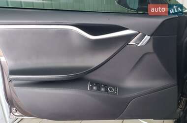Ліфтбек Tesla Model S 2013 в 
