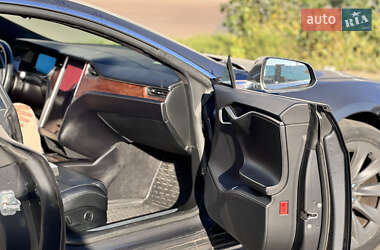 Лифтбек Tesla Model S 2018 в 