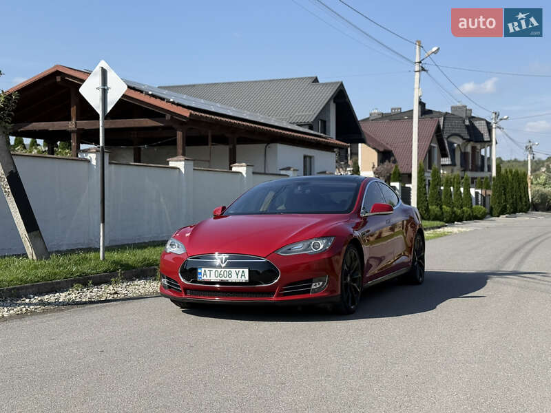 Ліфтбек Tesla Model S 2013 в Івано-Франківську