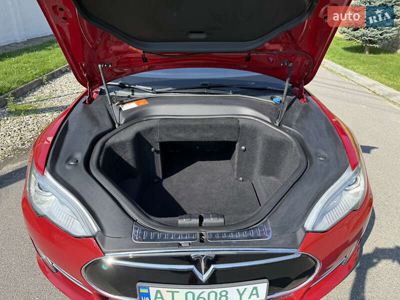 Ліфтбек Tesla Model S 2013 в Івано-Франківську
