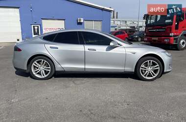 Ліфтбек Tesla Model S 2013 в 