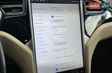 Ліфтбек Tesla Model S 2015 в 