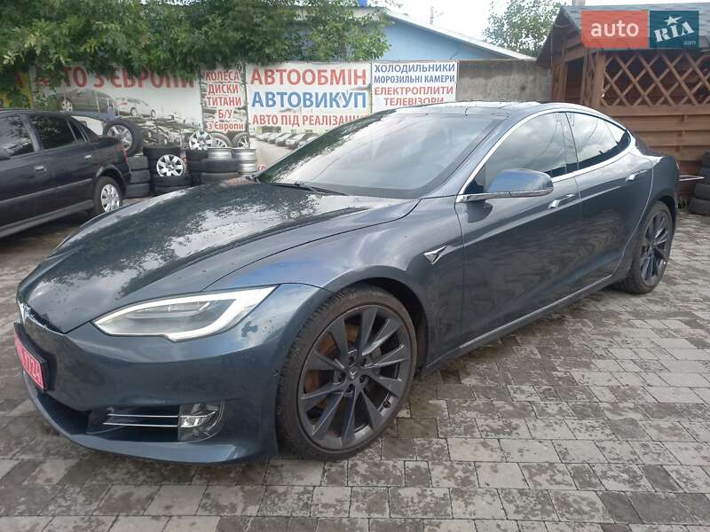 Ліфтбек Tesla Model S 2018 в Шептицькому
