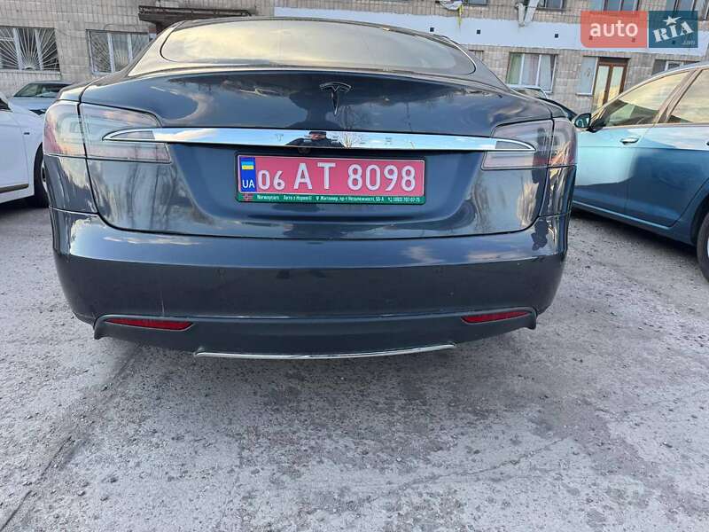 Лифтбек Tesla Model S 2015 в Житомире фото 12 Лифтбек Tesla Model S 2015 в Житомире