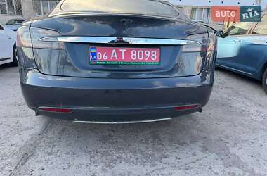Лифтбек Tesla Model S 2015 в 