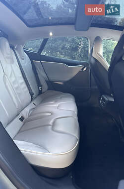 Лифтбек Tesla Model S 2013 в 
