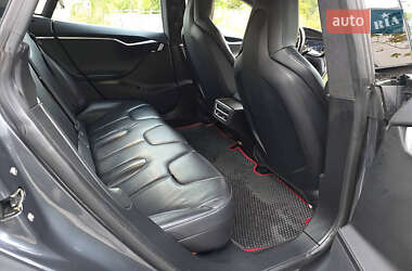 Лифтбек Tesla Model S 2015 в 