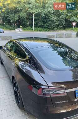 Ліфтбек Tesla Model S 2013 в 