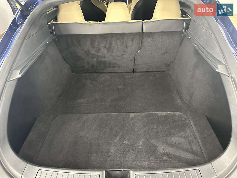 Лифтбек Tesla Model S 2017 в Городке фото 17 Лифтбек Tesla Model S 2017 в Городке