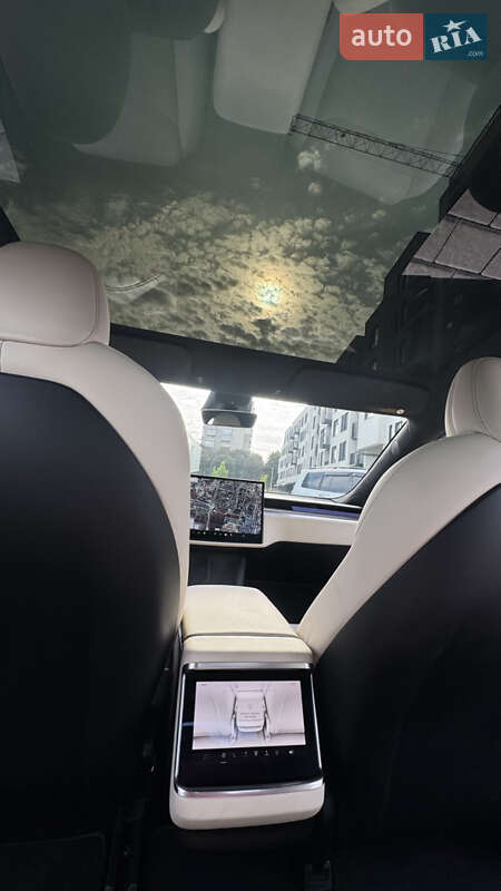 Лифтбек Tesla Model S 2021 в Ровно