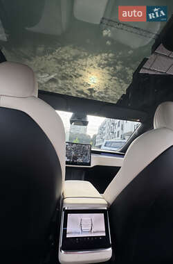 Ліфтбек Tesla Model S 2021 в 