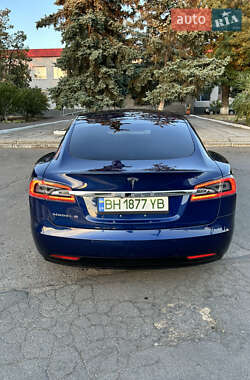 Лифтбек Tesla Model S 2016 в 