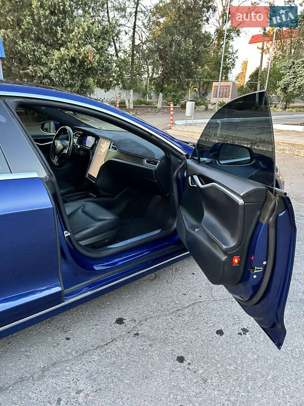 Ліфтбек Tesla Model S 2016 в Одесі